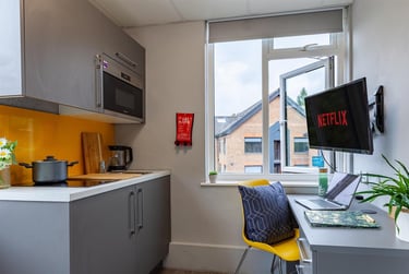 1 bed studio, Cromwell Range, Victoria Park, Manchester, M146FQ - Image 8